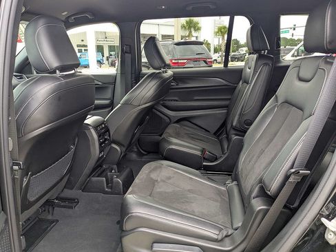 Used 2023 Jeep Grand Cherokee L Laredo AWD/4WD image 14