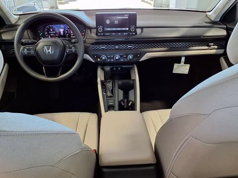 Certified 2025 Honda Accord SE image 19