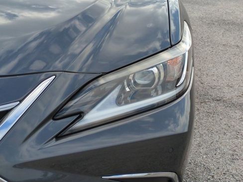 New 2025 Lexus ES 350 w/ Premium Package image 10