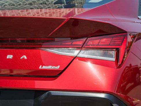 Used 2024 Hyundai Elantra Limited FWD image 7