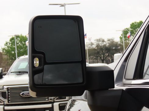 Used 2024 Chevrolet Silverado 2500 LTZ w/ LTZ Texas Edition image 18