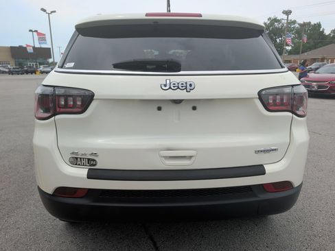 Used 2018 Jeep Compass Latitude AWD/4WD image 6