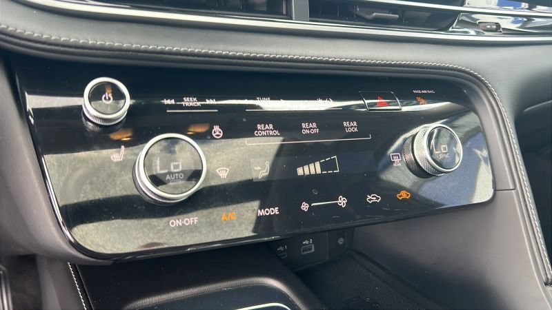 Used 2023 INFINITI QX60 Luxe AWD/4WD image 23