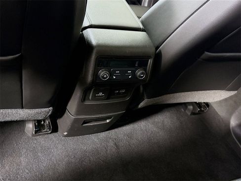 Used 2022 GMC Acadia Denali w/ Denali Ultimate Package image 20