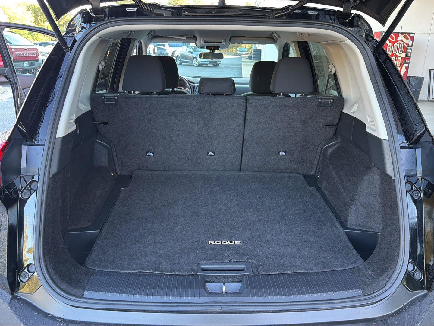 Used 2023 Nissan Rogue S AWD/4WD image 31