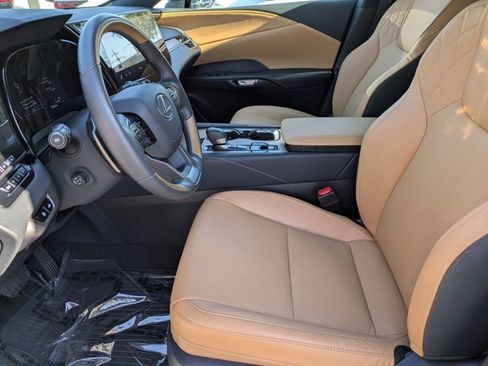 Used 2025 Lexus RX 350 Premium image 16