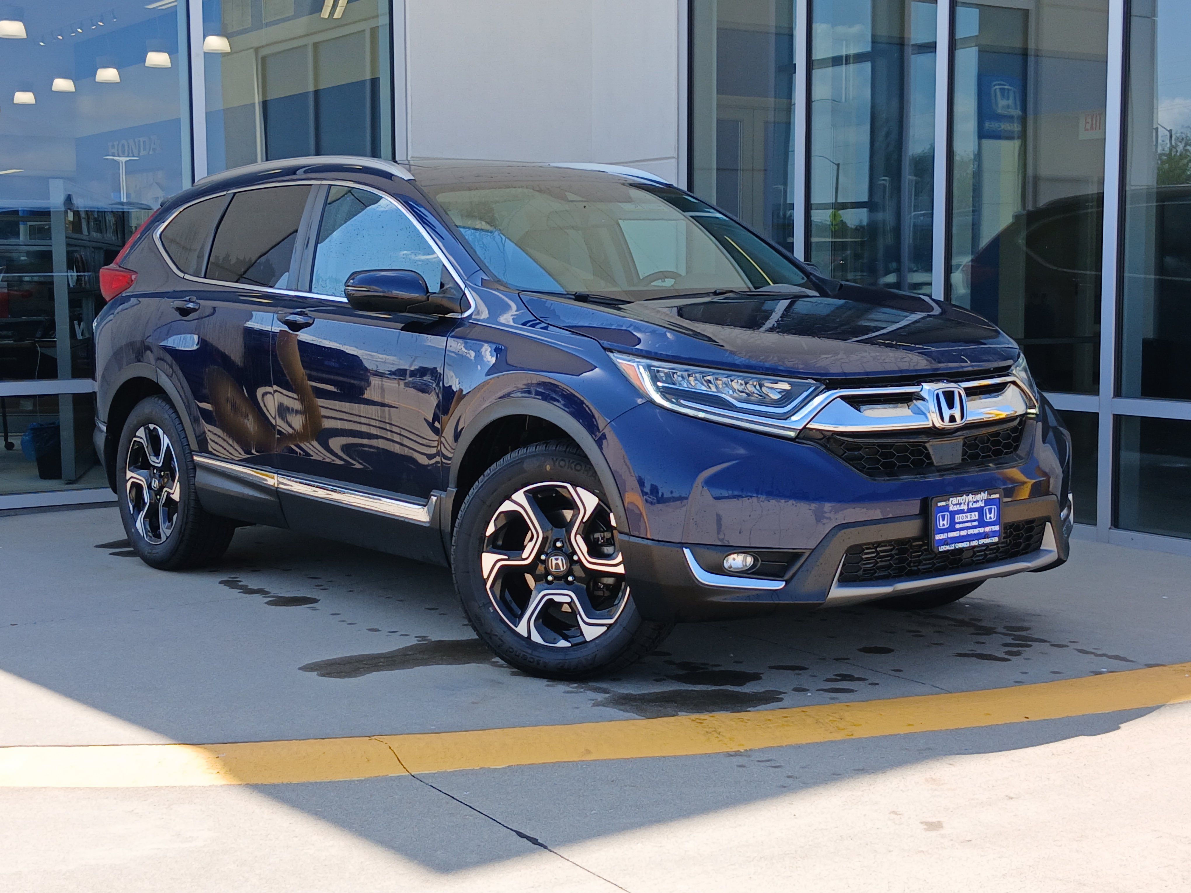 Used 2017 Honda CR-V Touring image 2