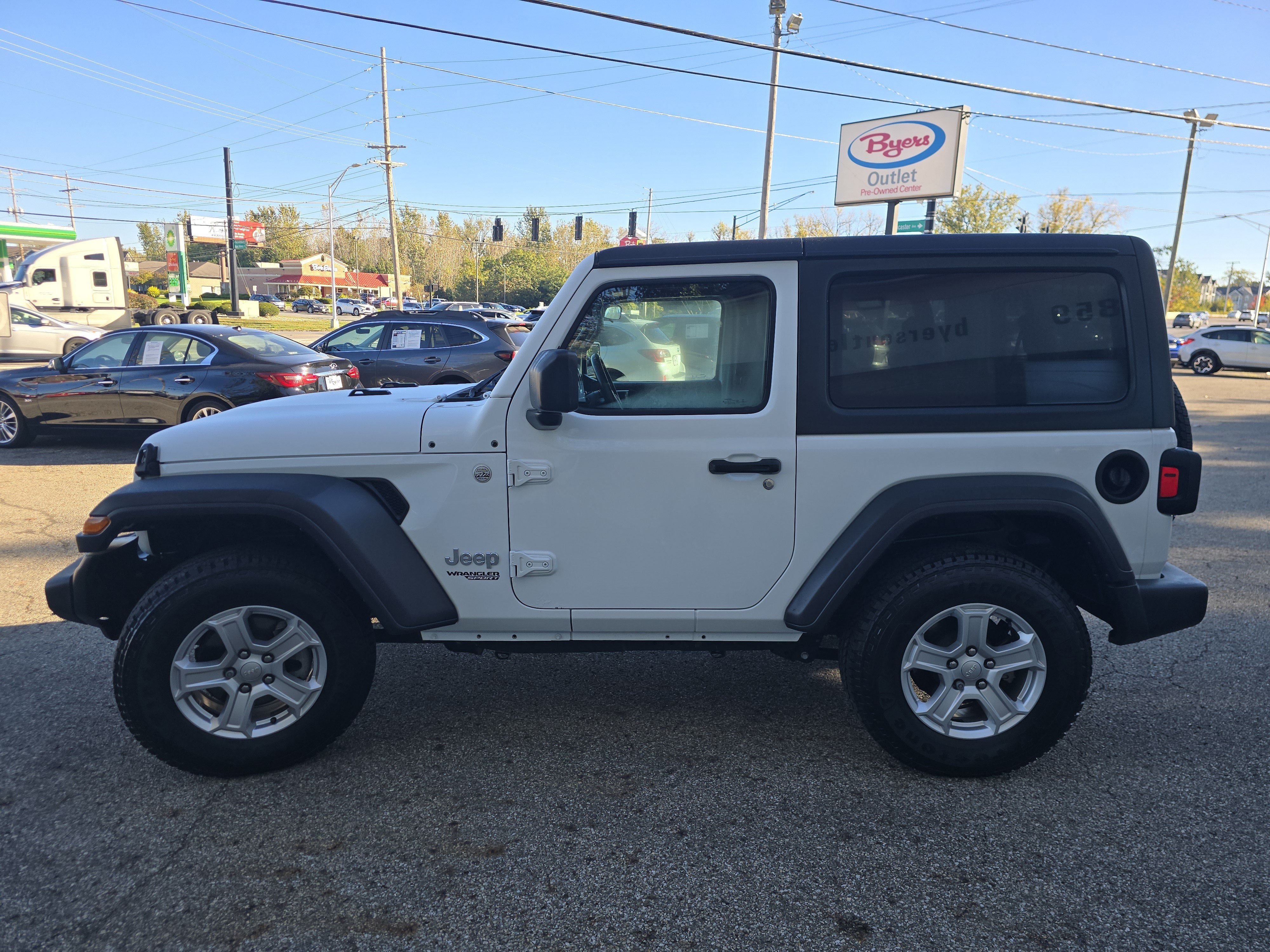 Used 2019 Jeep Wrangler Sport AWD/4WD image 4