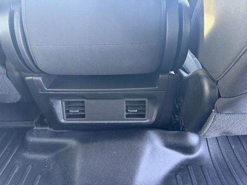 Used 2024 Chevrolet Silverado 2500 Custom w/ Custom Value Package image 21