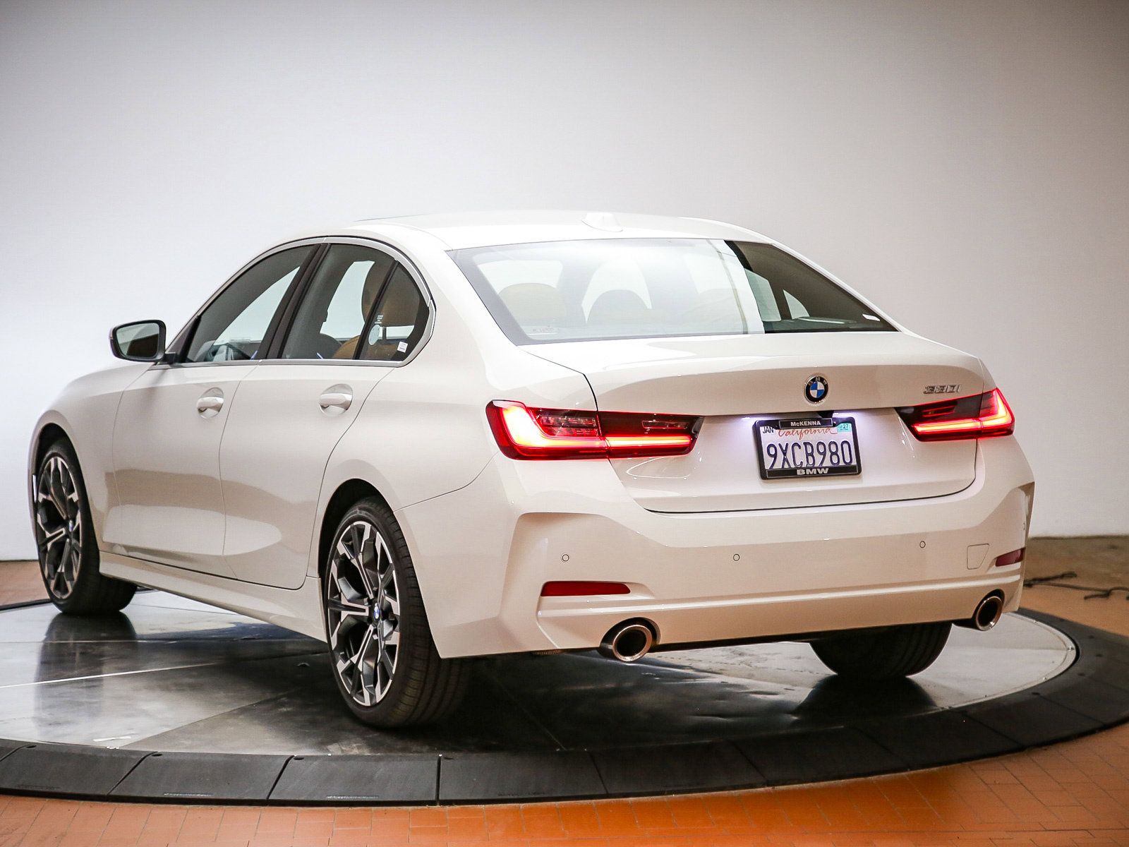 Used 2026 BMW 330i Sedan w/ Premium Package RWD image 2