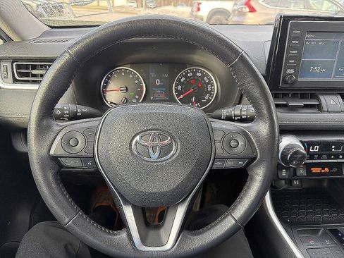 Used 2019 Toyota RAV4 XLE w/ Convenience Package image 19
