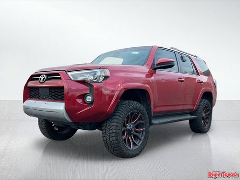 Used 2021 Toyota 4Runner TRD Off-Road AWD/4WD image 2