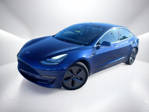 Used 2020 Tesla Model 3 Standard Range Plus RWD image 1