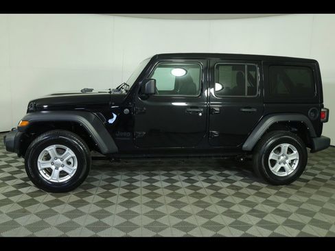 Used 2022 Jeep Wrangler Unlimited Sport w/ Sun And Sound Package AWD/4WD image 13
