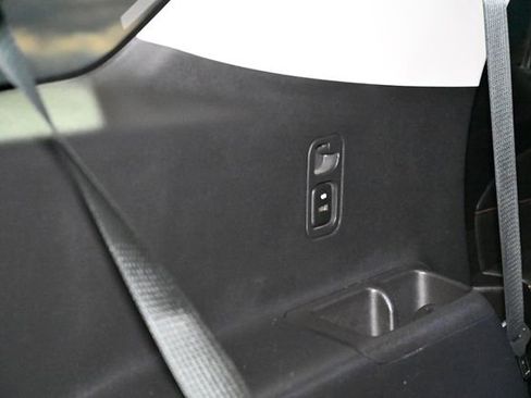 Used 2021 Chevrolet Traverse LS FWD image 54