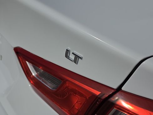 Used 2023 Chevrolet Malibu LT FWD image 6