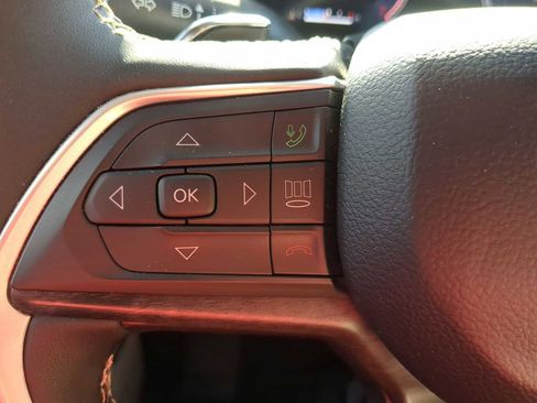 Used 2024 Jeep Grand Cherokee L Limited w/ Luxury Tech Group II image 16