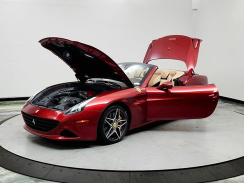 Used 2017 Ferrari California T RWD image 9