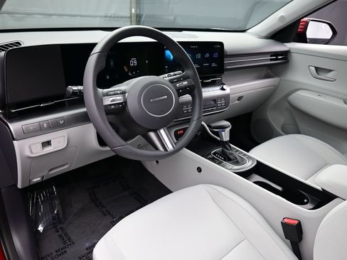 Used 2025 Hyundai Kona SEL AWD/4WD image 14