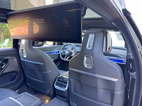 Used 2023 BMW 740i w/ Executive Package RWD image 50