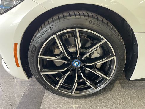 Used 2023 BMW i4 eDrive40 w/ M Sport Package RWD image 21