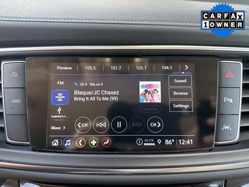 Used 2023 Buick Enclave Essence image 27