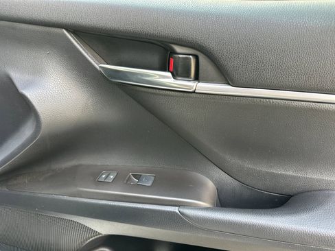 Used 2023 Toyota Camry SE image 18