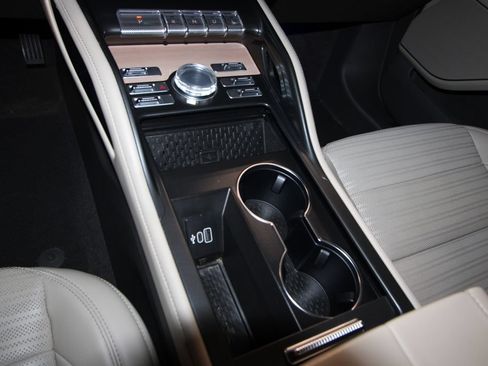 Used 2025 Lincoln Nautilus Reserve AWD/4WD image 20