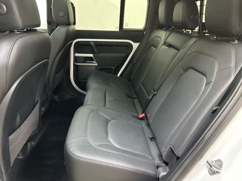 Used 2023 Land Rover Defender 110 SE AWD/4WD image 20