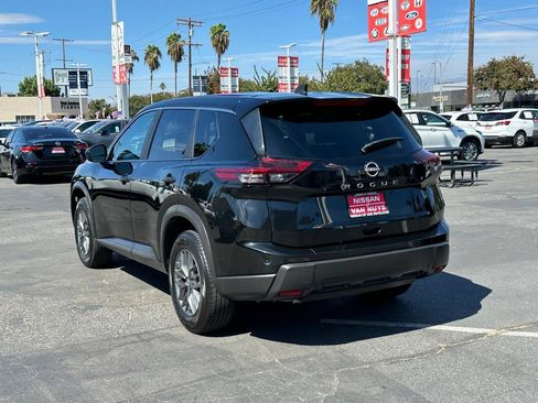 Used 2024 Nissan Rogue S FWD image 4