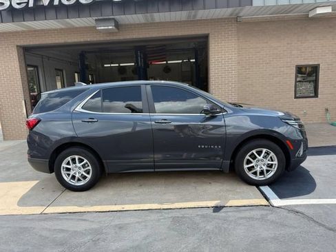 Used 2022 Chevrolet Equinox LT FWD image 2
