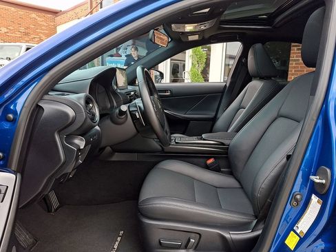 Used 2025 Lexus IS 350 F Sport RWD image 13