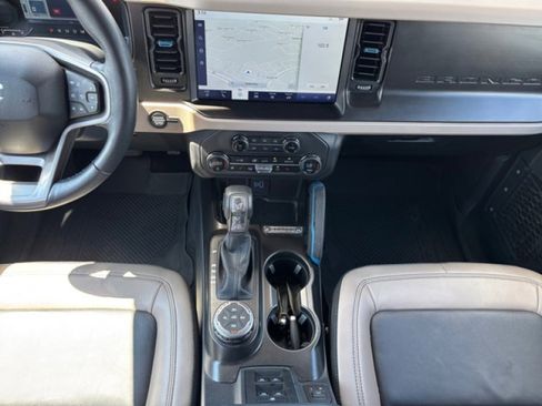 Used 2023 Ford Bronco Wildtrak image 13