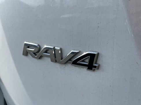 Used 2013 Toyota RAV4 XLE image 11