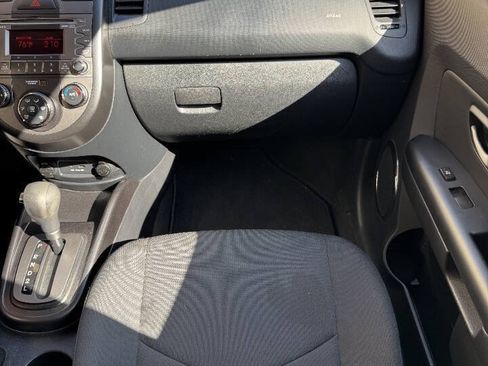 Used 2010 Kia Soul + w/ Audio Pkg FWD image 21