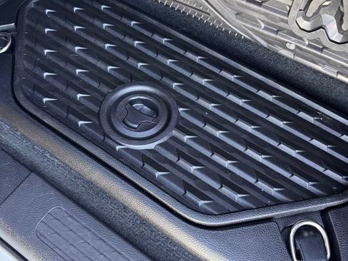 Used 2022 RAM 1500 Big Horn AWD/4WD image 17