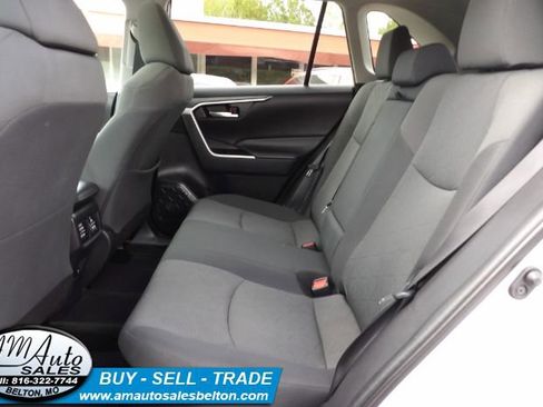 Used 2021 Toyota RAV4 XLE image 16