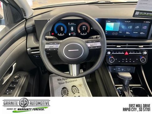 Used 2025 Hyundai Tucson SEL FWD image 14