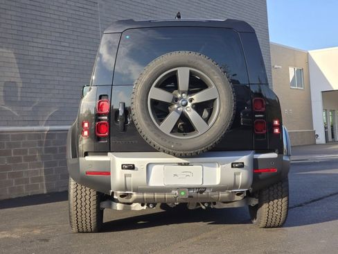 New 2025 Land Rover Defender 110 S image 24