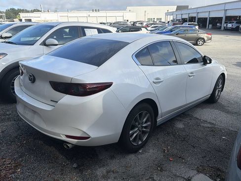 Used 2021 MAZDA MAZDA3 s FWD image 3