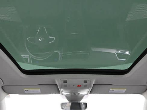 Used 2023 Volkswagen Tiguan SE w/ Panoramic Sunroof Package image 4