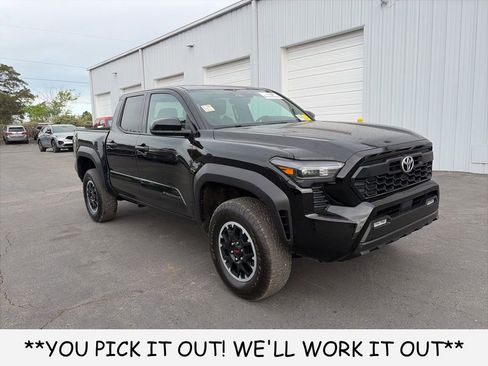 Used 2025 Toyota Tacoma TRD Off-Road image 1