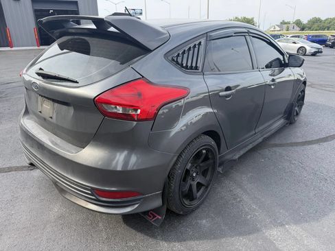 Used 2018 Ford Focus ST FWD image 4