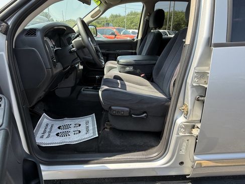 Used 2005 Dodge Ram 1500 Truck SLT image 10