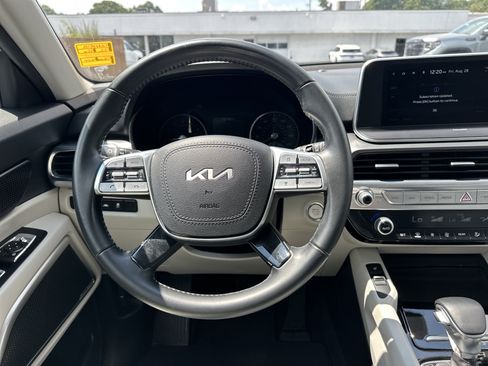 Used 2022 Kia Telluride S FWD image 17