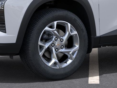 New 2026 Chevrolet Trax LS w/ LS Convenience Package FWD image 9