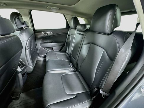 Used 2025 Kia Sportage EX w/ Premium Package FWD image 26