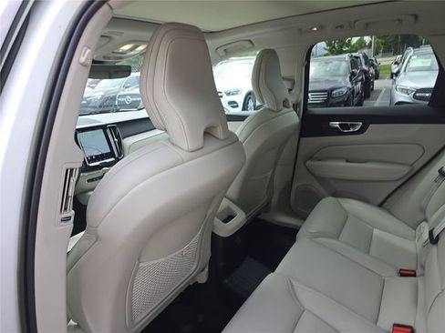 Used 2023 Volvo XC60 T8 Ultimate AWD/4WD image 17