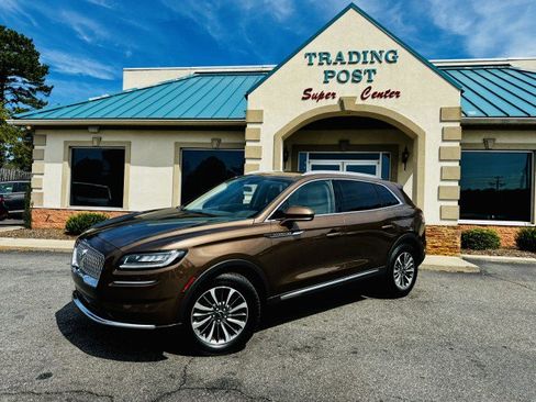 Used 2022 Lincoln Nautilus FWD w/ Premium Package image 27