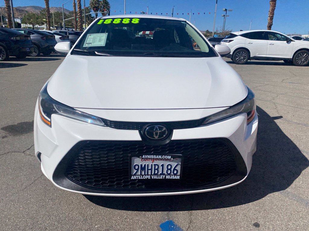 Used 2021 Toyota Corolla LE FWD image 2